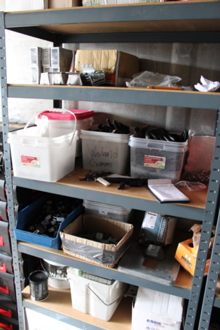 1368442-13 Löst byggmaterial i container