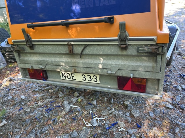 1378038-4 Kåpsläp THULE CV100032 1000kg -2010