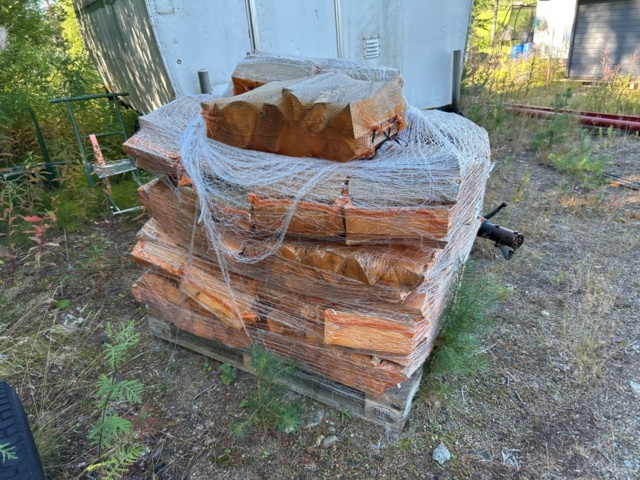 1378039-3 Pall med 27 st 40L-säckar björkved