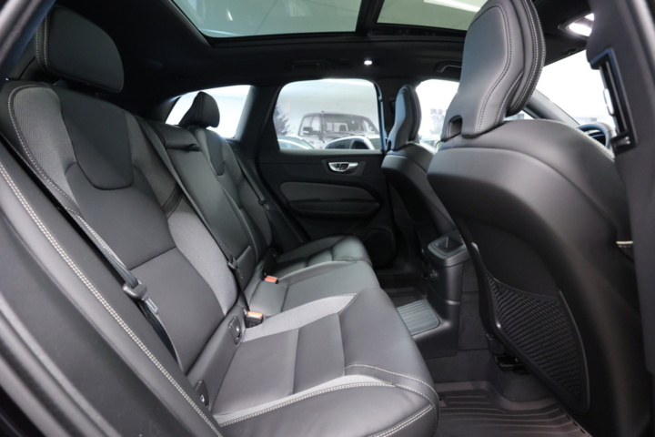 1410592-5 3 månader leasing av Volvo XC60 T6 Plus Black Nordic hos MFleet (Moberg Bil)