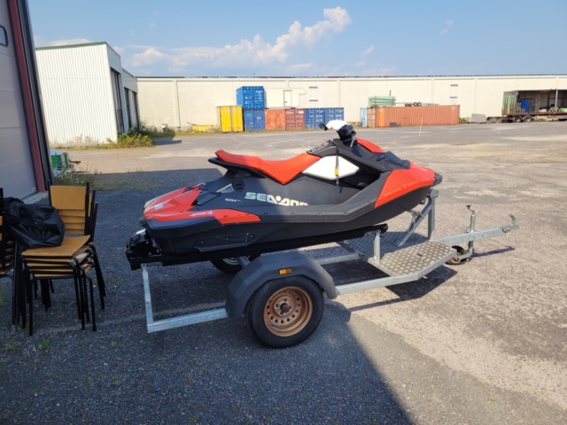 1411276-2 Vattenskoter Seadoo Spark
