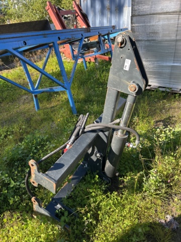 1378042-1 Hydrauliskt tippfäste för sandspridare