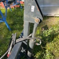 1378042-3 Hydrauliskt tippfäste för sandspridare