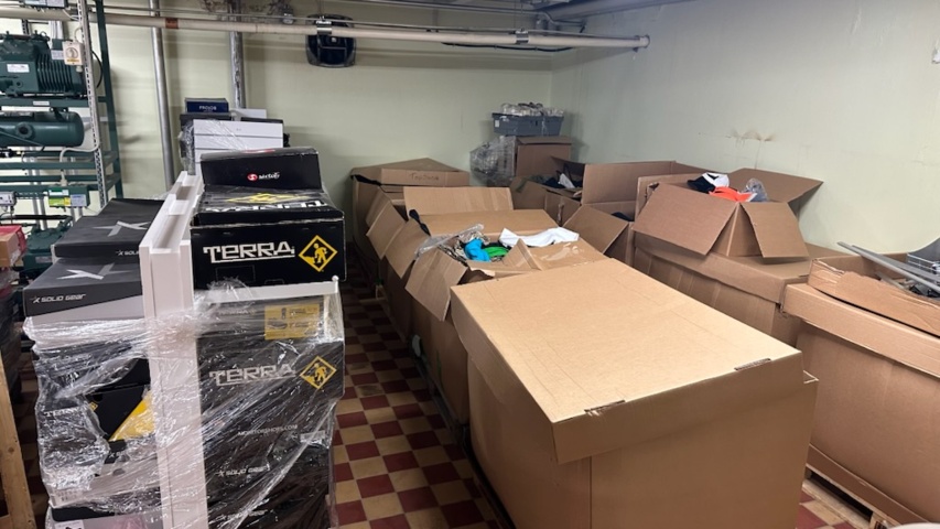 1411282-3 Stort parti  med arbetskläder