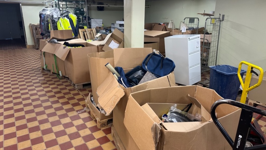 1411282-4 Stort parti  med arbetskläder