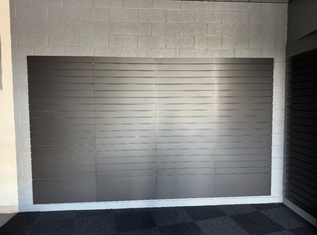 1372909-2 Frontväggar från Hestra i lackad svart