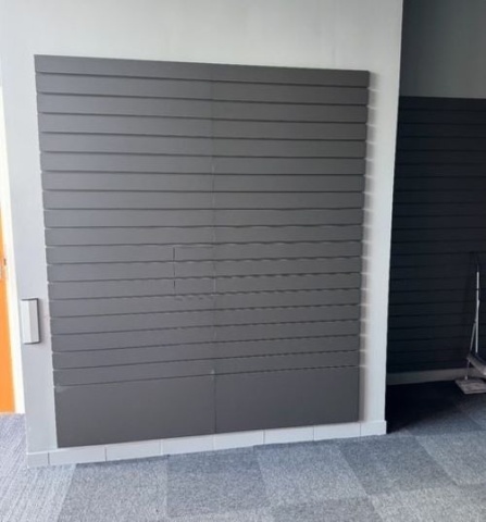 1372909-1 Frontväggar från Hestra i lackad svart