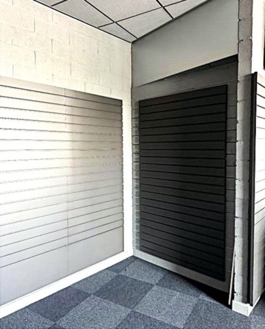 1372909-8 Frontväggar från Hestra i lackad svart