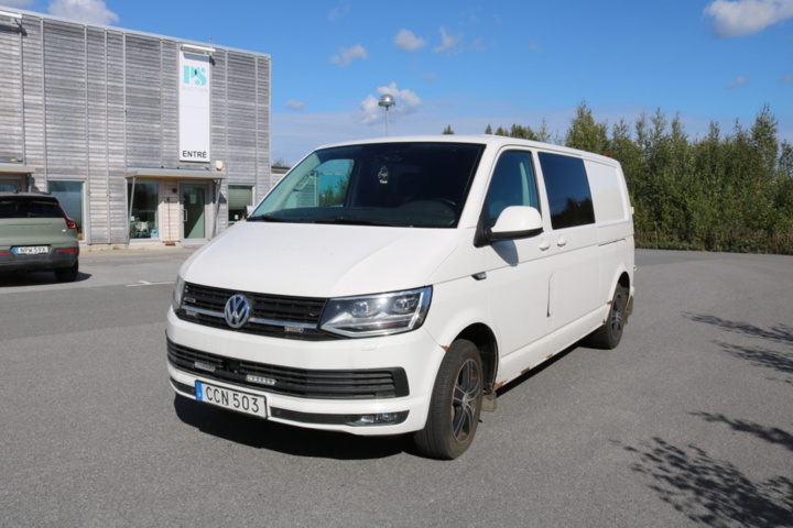 1300822-2 Volkswagen Transporter Kombi T32 2.0 TDI 4Motion DSG 2017 (Reparationsobjekt)