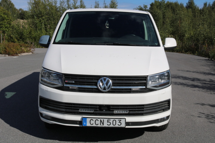 1300822-4 Volkswagen Transporter Kombi T32 2.0 TDI 4Motion DSG 2017 (Reparationsobjekt)