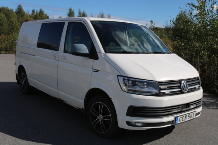 1300822-5 Volkswagen Transporter Kombi T32 2.0 TDI 4Motion DSG 2017 (Reparationsobjekt)