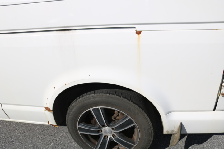 1300822-14 Volkswagen Transporter Kombi T32 2.0 TDI 4Motion DSG 2017 (Reparationsobjekt)