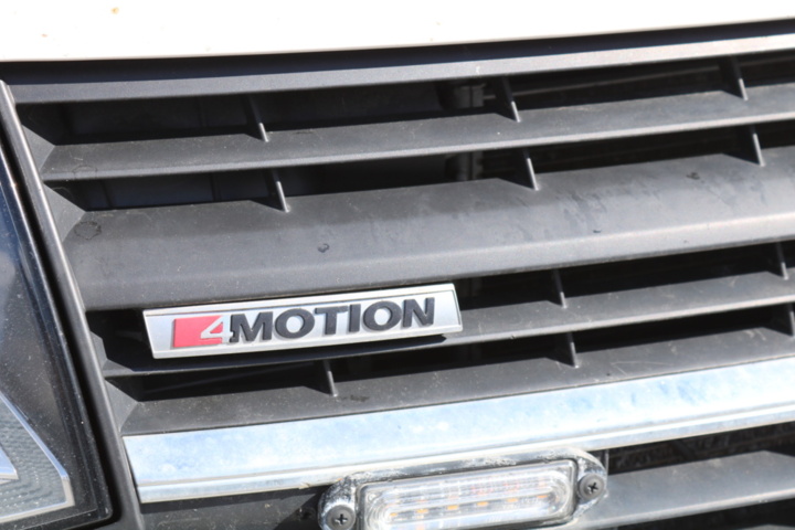 1300822-36 Volkswagen Transporter Kombi T32 2.0 TDI 4Motion DSG 2017 (Reparationsobjekt)