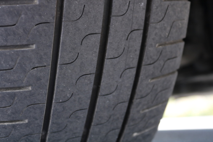 1300822-40 Volkswagen Transporter Kombi T32 2.0 TDI 4Motion DSG 2017 (Reparationsobjekt)