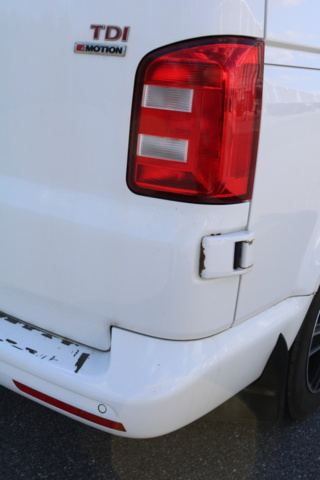 1300822-56 Volkswagen Transporter Kombi T32 2.0 TDI 4Motion DSG 2017 (Reparationsobjekt)