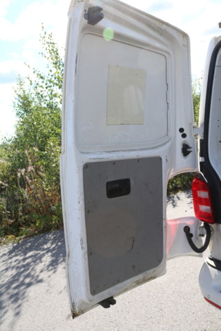 1300822-65 Volkswagen Transporter Kombi T32 2.0 TDI 4Motion DSG 2017 (Reparationsobjekt)