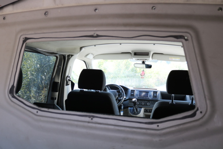 1300822-76 Volkswagen Transporter Kombi T32 2.0 TDI 4Motion DSG 2017 (Reparationsobjekt)