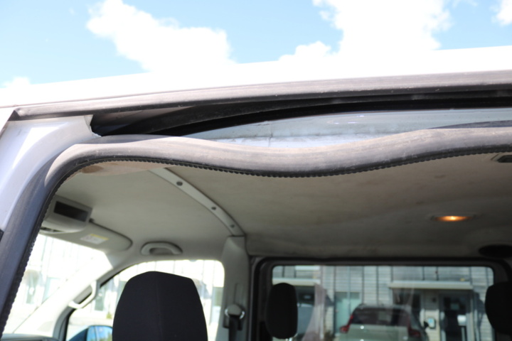 1300822-80 Volkswagen Transporter Kombi T32 2.0 TDI 4Motion DSG 2017 (Reparationsobjekt)