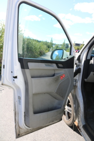 1300822-85 Volkswagen Transporter Kombi T32 2.0 TDI 4Motion DSG 2017 (Reparationsobjekt)