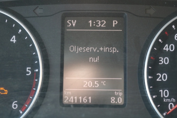 1300822-99 Volkswagen Transporter Kombi T32 2.0 TDI 4Motion DSG 2017 (Reparationsobjekt)