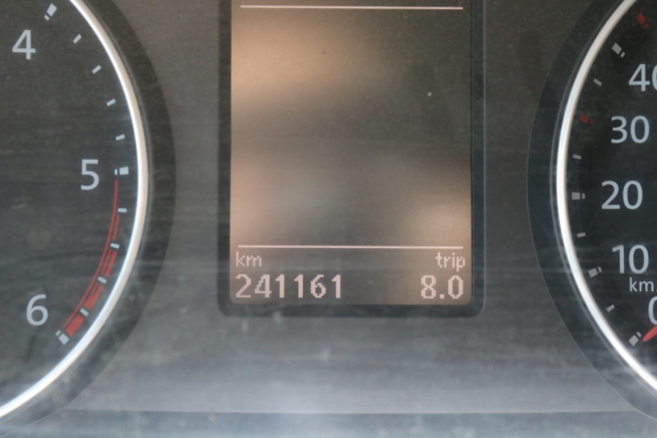 1300822-100 Volkswagen Transporter Kombi T32 2.0 TDI 4Motion DSG 2017 (Reparationsobjekt)