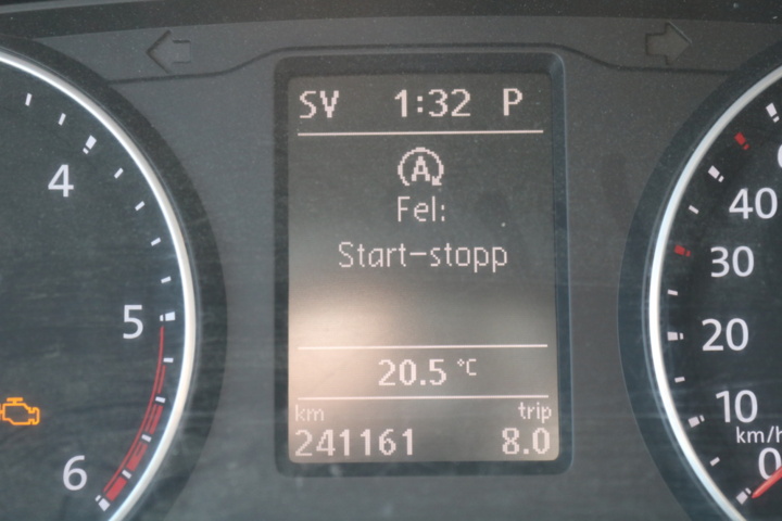 1300822-102 Volkswagen Transporter Kombi T32 2.0 TDI 4Motion DSG 2017 (Reparationsobjekt)