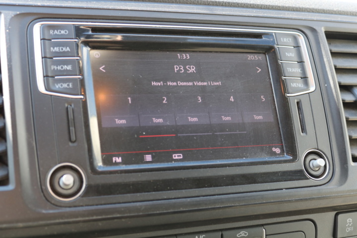 1300822-105 Volkswagen Transporter Kombi T32 2.0 TDI 4Motion DSG 2017 (Reparationsobjekt)