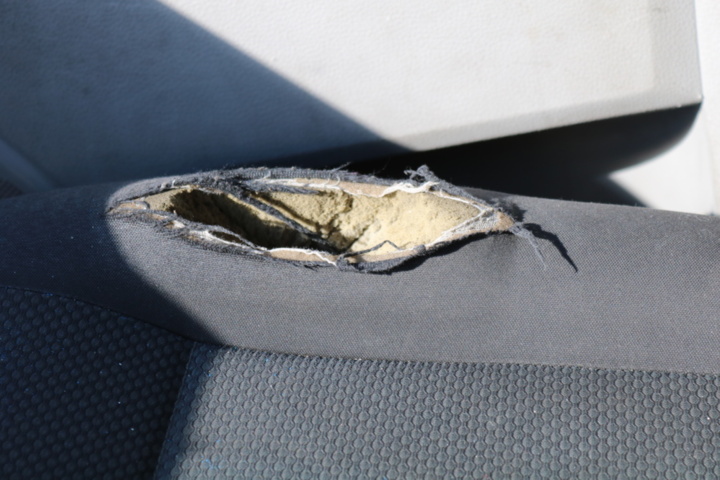 1300822-113 Volkswagen Transporter Kombi T32 2.0 TDI 4Motion DSG 2017 (Reparationsobjekt)