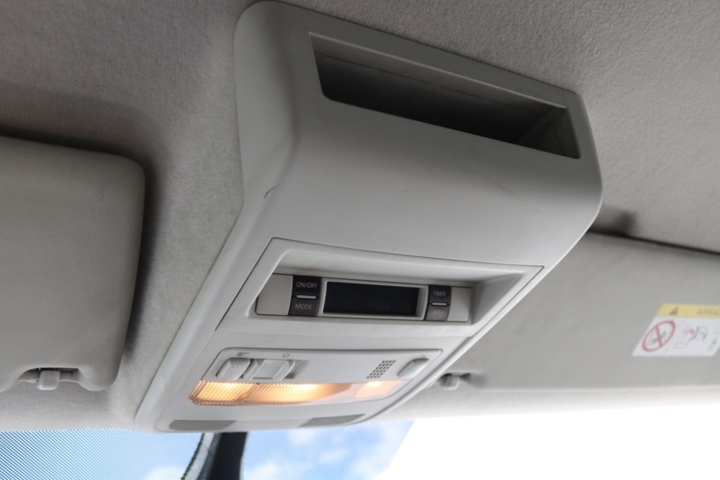 1300822-114 Volkswagen Transporter Kombi T32 2.0 TDI 4Motion DSG 2017 (Reparationsobjekt)