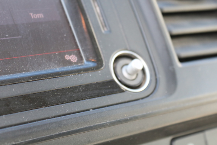 1300822-121 Volkswagen Transporter Kombi T32 2.0 TDI 4Motion DSG 2017 (Reparationsobjekt)