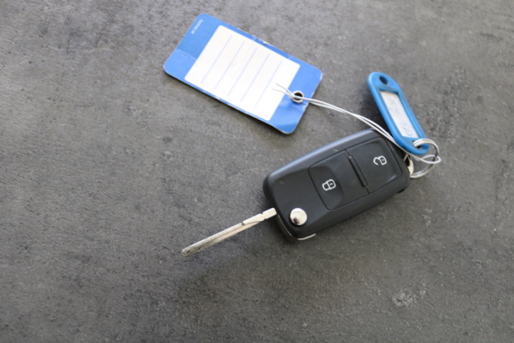 1300822-123 Volkswagen Transporter Kombi T32 2.0 TDI 4Motion DSG 2017 (Reparationsobjekt)