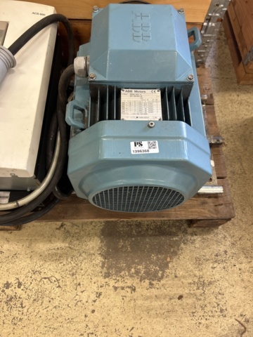 1396368-1 Elmotor med frekvensomriktare - ABB M2AA 160 L4 / ABB ACS 600