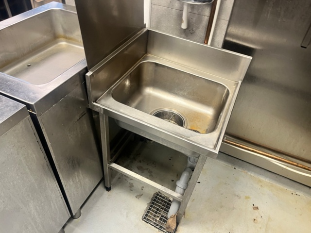 1409927-4 Washing/rinsing benches and unloading bench