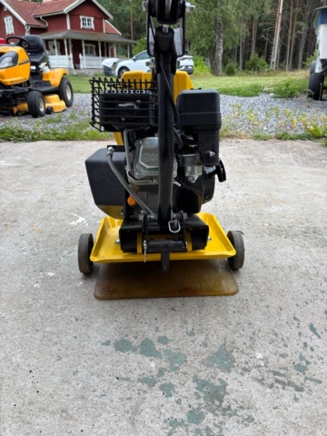 1372439-3 Ny/oanvänd markvibrator - Stanley