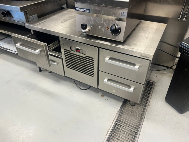 1409943-1 Grill cooling bench Metos 4 drawers