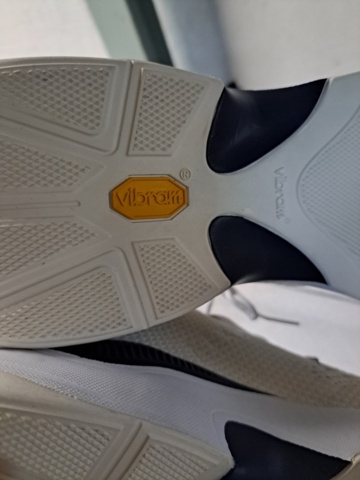 1401705-15 Stort klädparti från Mayor AB