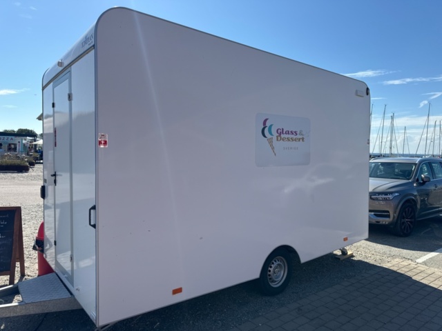 1411752-3 Fullutrustad glassvagn, år 2022