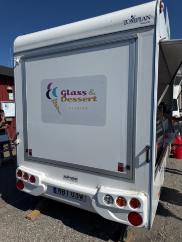 1411752-7 Fullutrustad glassvagn, år 2022