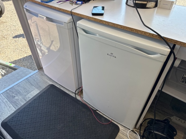 1411752-13 Fullutrustad glassvagn, år 2022