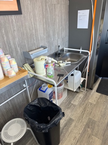 1411752-18 Fullutrustad glassvagn, år 2022