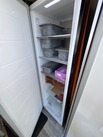 1411752-24 Fullutrustad glassvagn, år 2022