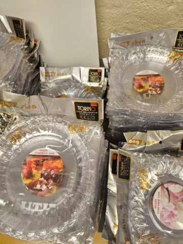 1408859-3 Tallrikar i plast