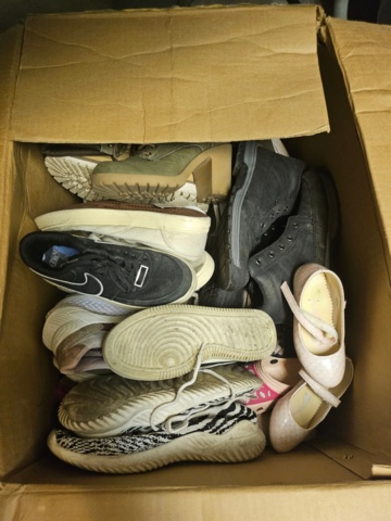 1408857-2 Skor, blandat parti – olika modeller och storlekar