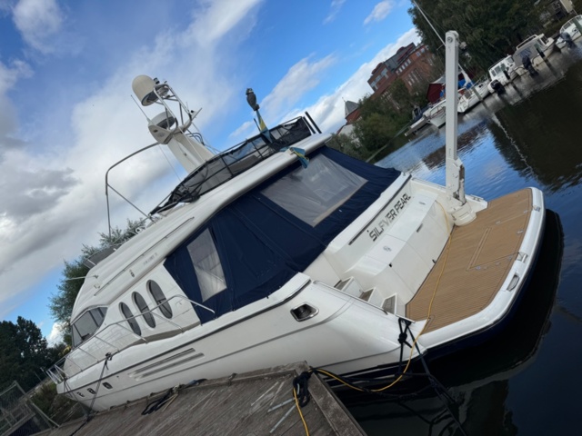 1411906-6 Princess 72 – 1997 – Lyxig motorjakt