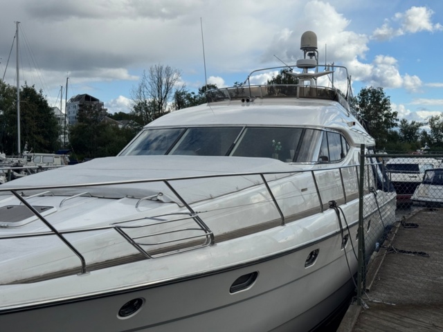 1411906-4 Princess 72 – 1997 – Lyxig motorjakt