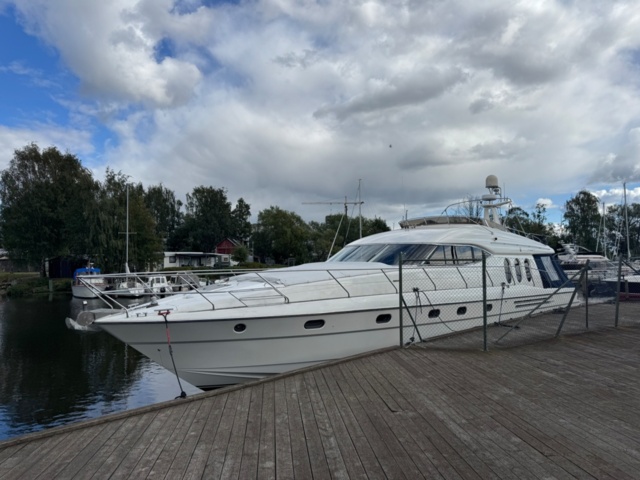 1411906-1 Princess 72 – 1997 – Lyxig motorjakt