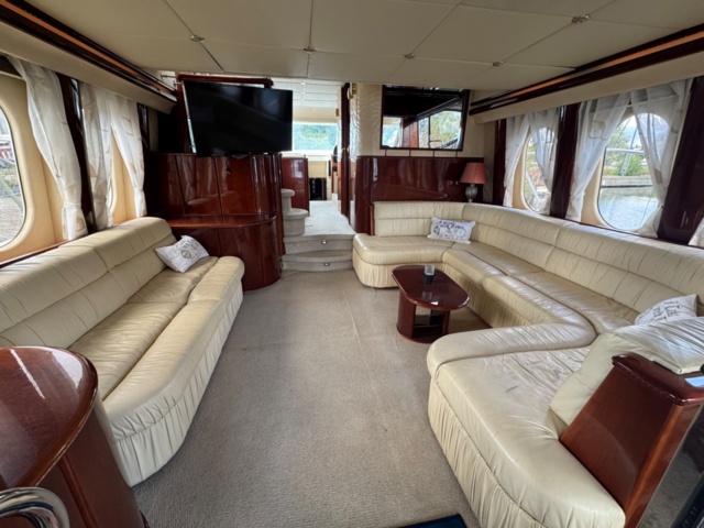 1411906-15 Princess 72 – 1997 – Lyxig motorjakt