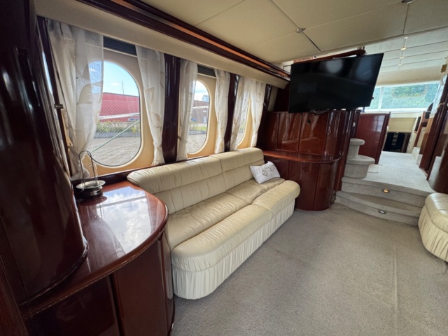 1411906-18 Princess 72 – 1997 – Lyxig motorjakt