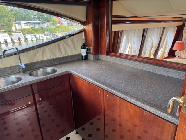 1411906-27 Princess 72 – 1997 – Lyxig motorjakt