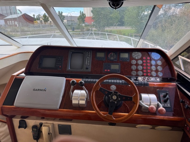 1411906-34 Princess 72 – 1997 – Lyxig motorjakt